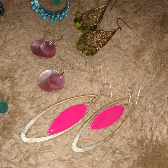 Colorful earring bundle - Picture 2 of 6